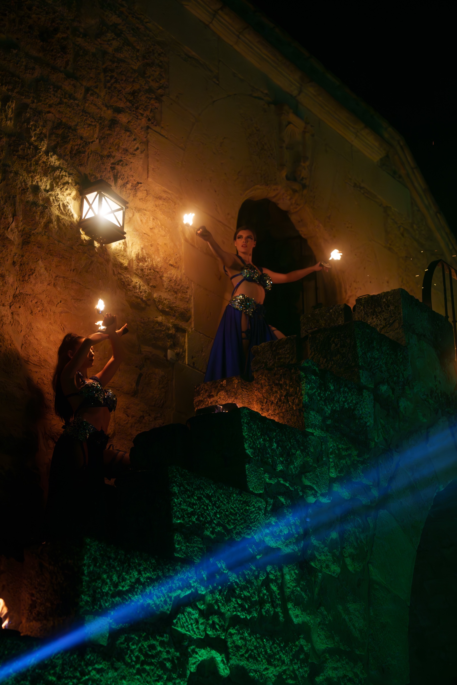 Fire dancers · La Casería de Tomillos